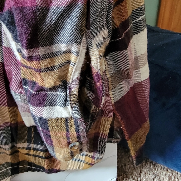 Maurices Long Sleeved Flannel Button Down - Picture 4 of 6